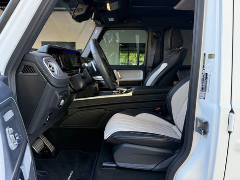 Used 2024 Mercedes-Benz G 550 image 17