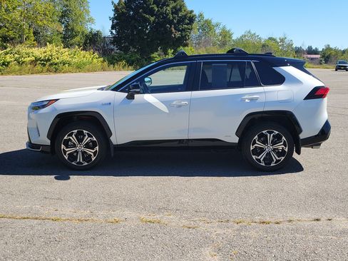 Used 2024 Toyota RAV4 XSE w/ Weather Package AWD/4WD image 8