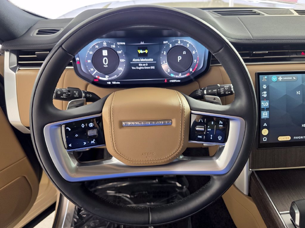 Used 2025 Land Rover Range Rover SE AWD/4WD image 18