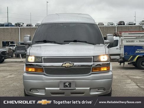 Used 2022 Chevrolet Express 2500 Extended w/ Enhanced Convenience Package RWD image 5