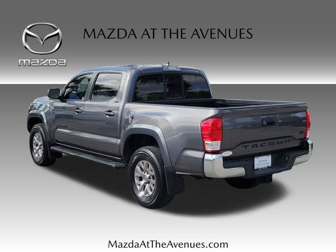 Used 2017 Toyota Tacoma SR5 w/ Tow Package RWD image 5