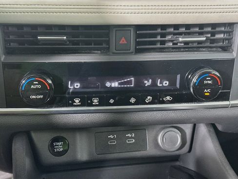 Used 2025 Nissan Rogue SV FWD image 23