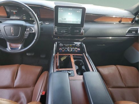 Used 2020 Lincoln Navigator Reserve w/ Luxury Package AWD/4WD image 9