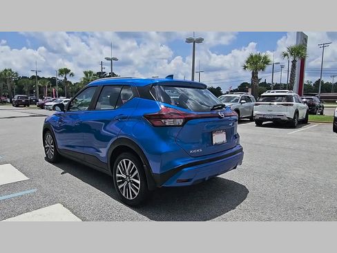 Used 2021 Nissan Kicks SV FWD image 29