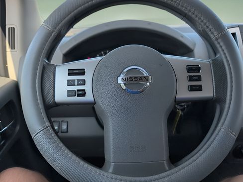 Used 2019 Nissan Frontier SV AWD/4WD image 13