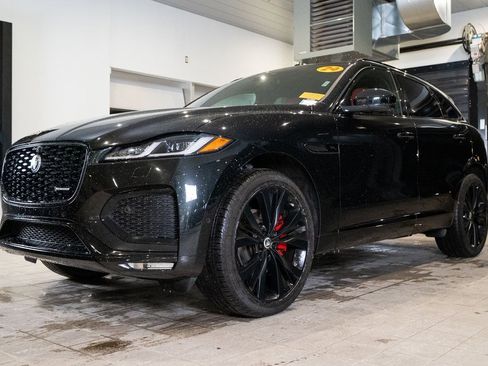 Used 2024 Jaguar F-PACE R-Dynamic S image 3