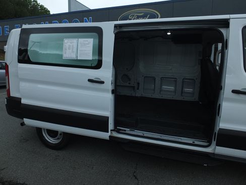 Used 2023 Ford Transit 250 Low Roof RWD image 14
