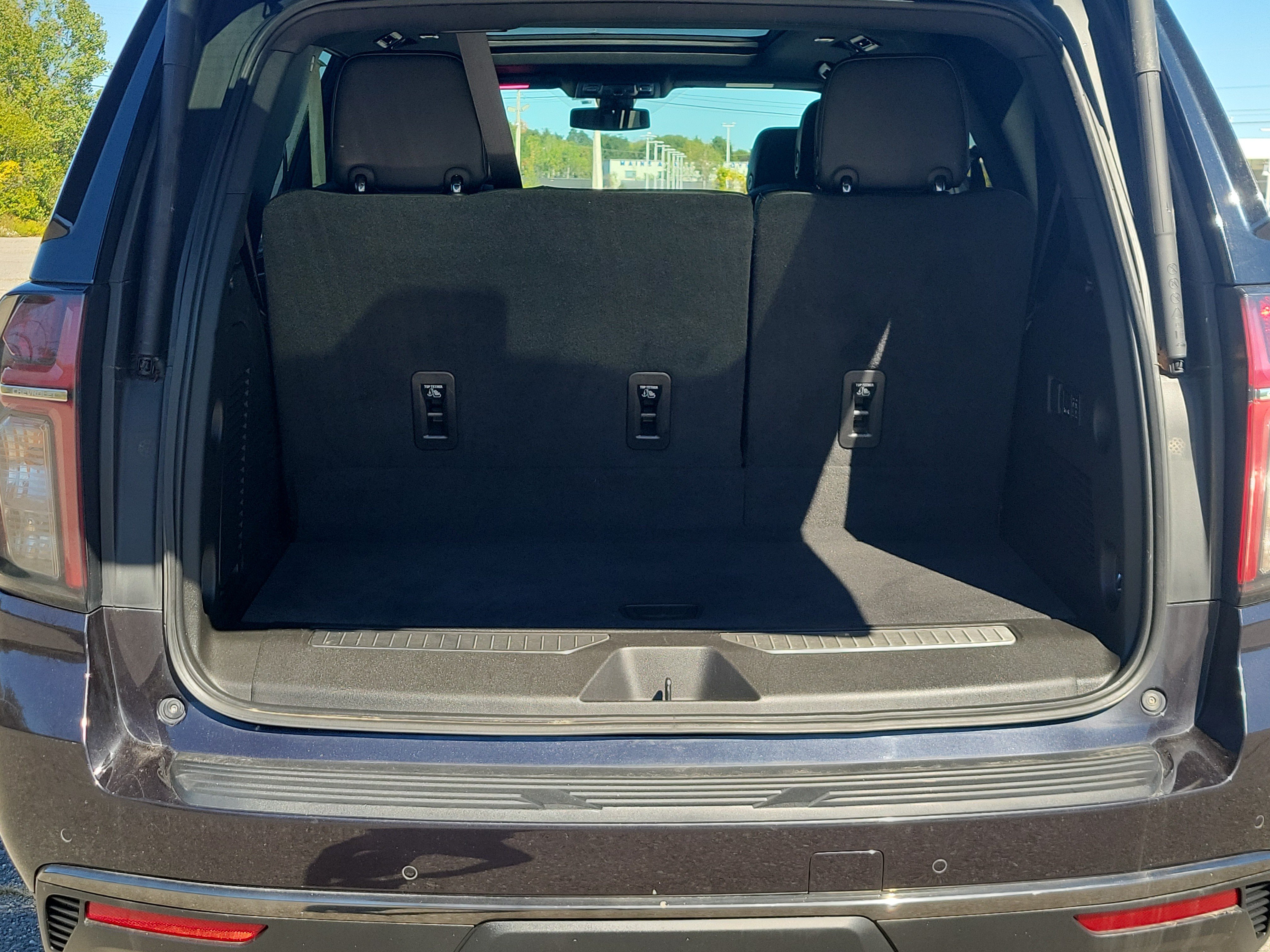 Used 2022 Chevrolet Tahoe RST w/ Luxury Package AWD/4WD image 18