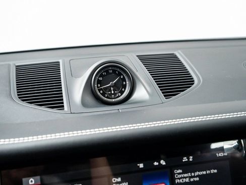 New 2026 Porsche Macan image 16