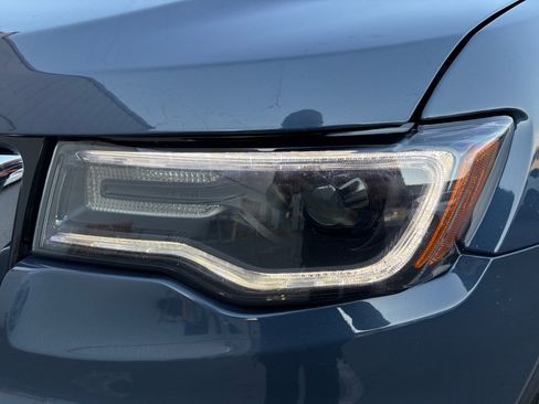 Used 2020 Jeep Grand Cherokee Limited w/ Luxury Group II AWD/4WD image 9