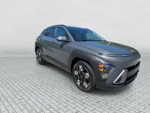 Used 2024 Hyundai Kona SEL FWD image 2