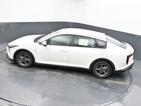 Used 2025 Kia K4 LXS image 38