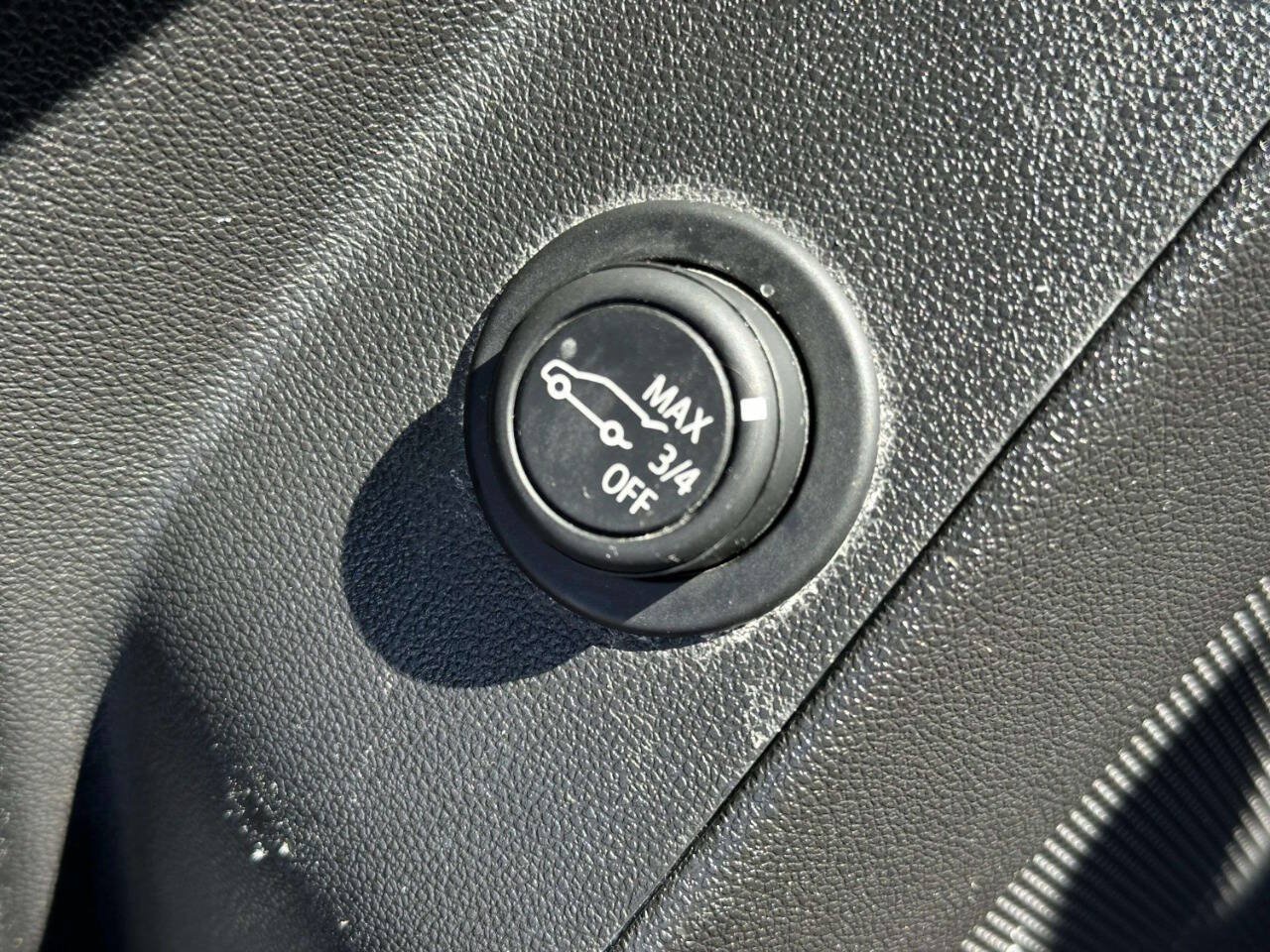 Used 2020 Chevrolet Equinox LT FWD image 33