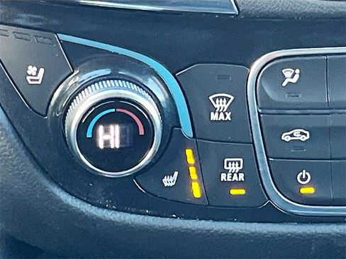 Used 2024 Chevrolet Equinox Premier image 20