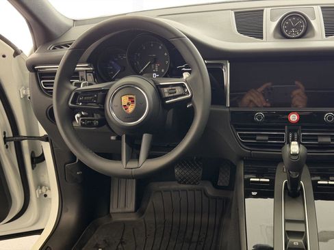 New 2026 Porsche Macan image 20
