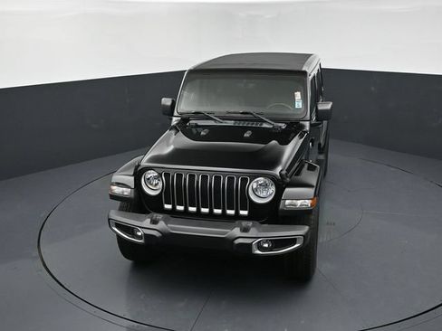 Used 2022 Jeep Wrangler Unlimited Sahara w/ Cold Weather Group AWD/4WD image 13