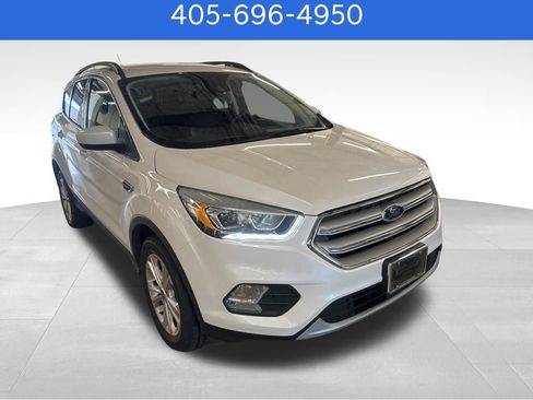 Used 2018 Ford Escape SEL w/ Ford Safe & Smart Package FWD image 2