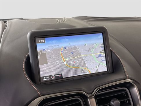 Used 2022 Aston Martin V8 Vantage Roadster image 16