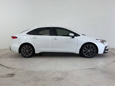 Used 2025 Toyota Corolla SE FWD image 8