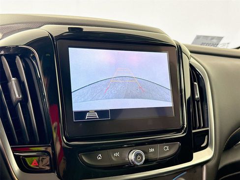 Used 2021 Chevrolet Traverse LT FWD image 10