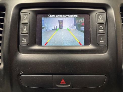 Used 2018 Jeep Cherokee Latitude w/ Cold Weather Group image 10