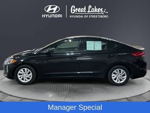 Used 2018 Hyundai Elantra SE FWD image 2