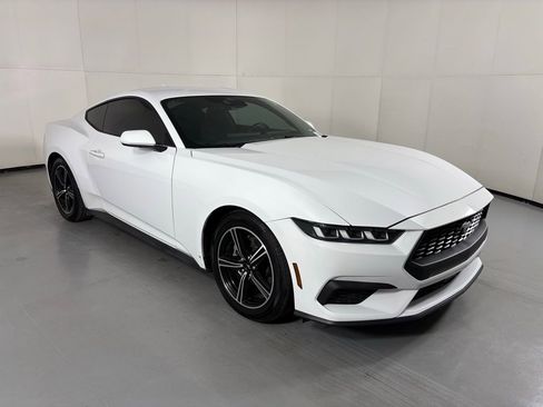 Used 2024 Ford Mustang Coupe RWD image 2