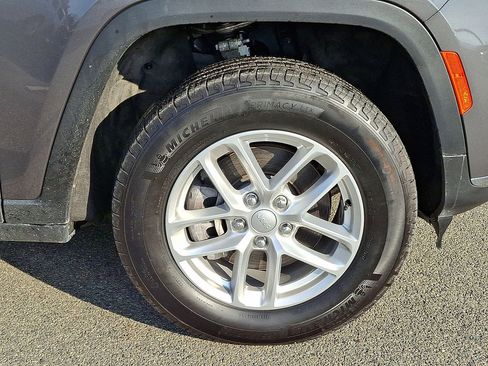 Certified 2024 Jeep Grand Cherokee L Laredo image 26