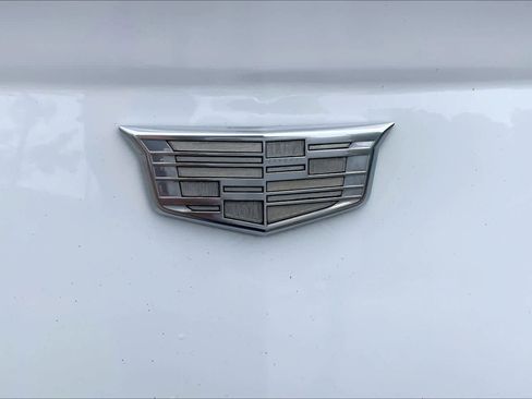 Used 2022 Cadillac CT4 Luxury w/ Sun And Sound Package RWD image 31