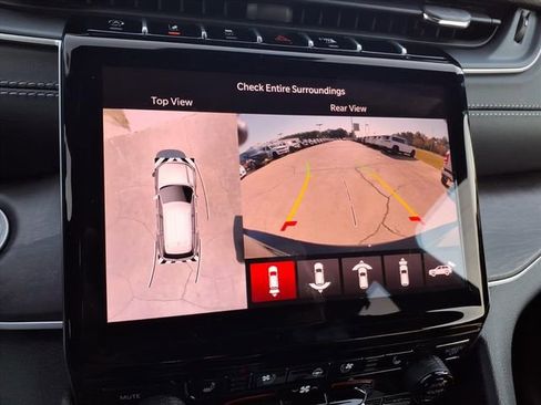 New 2025 Jeep Grand Cherokee L Limited w/ Luxury Tech Group II image 28