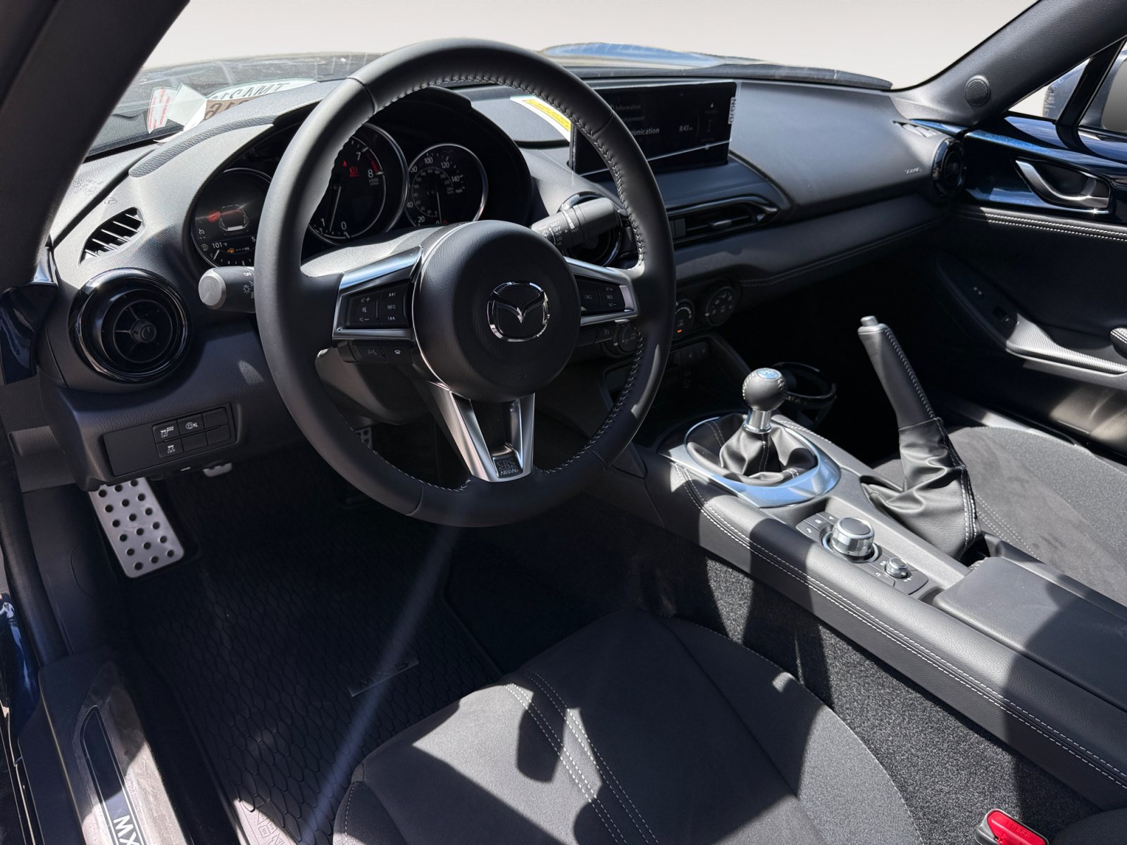 New 2026 MAZDA MX-5 Miata Club w/ Interior Package RWD image 15