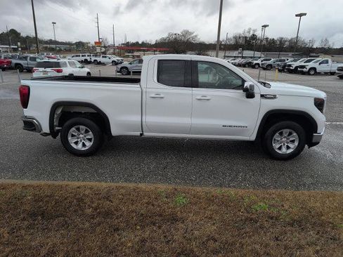 New 2025 GMC Sierra 1500 SLE image 7
