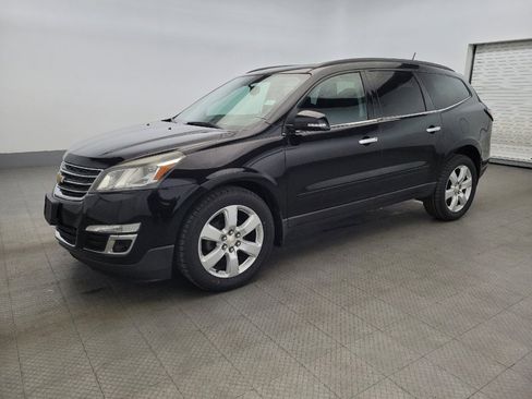 Used 2016 Chevrolet Traverse LT w/ Style and Technology Package image 2