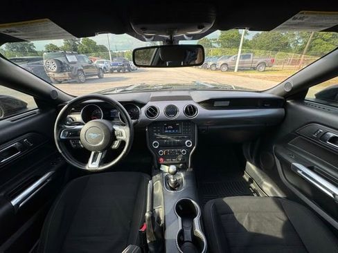 Used 2017 Ford Mustang GT RWD image 13