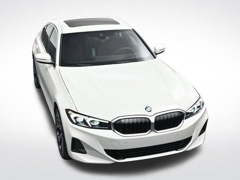 New 2026 BMW 330i xDrive Sedan w/ Premium Package AWD/4WD image 32