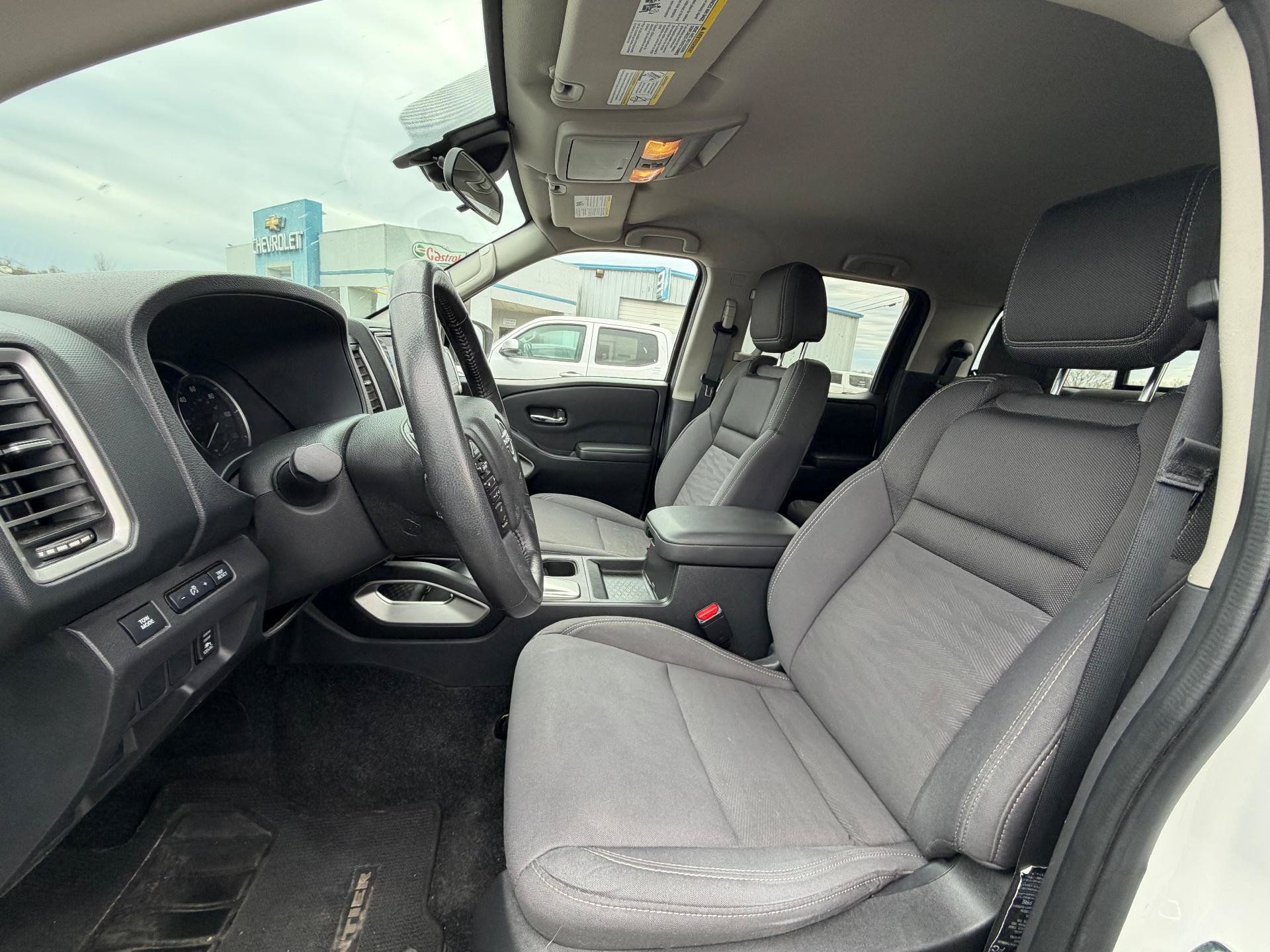 Used 2023 Nissan Frontier SV w/ SV Convenience Package AWD/4WD image 8