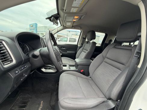 Used 2023 Nissan Frontier SV w/ SV Convenience Package image 8