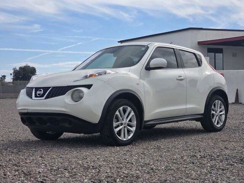 Used 2013 Nissan Juke S FWD image 2