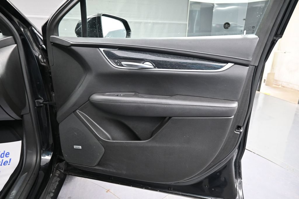 Used 2022 Cadillac XT5 Premium Luxury AWD/4WD image 17