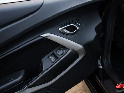 Used 2018 Chevrolet Camaro SS image 59