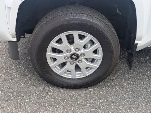 Used 2024 Toyota Tacoma SR5 RWD image 11