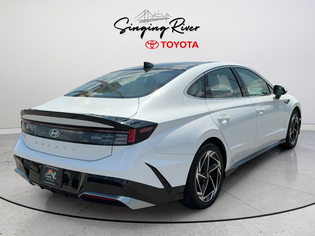 Used 2024 Hyundai Sonata SEL w/ Convenience Package FWD image 7