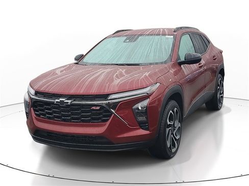 Certified 2025 Chevrolet Trax RS w/ Driver Confidence Package image 2