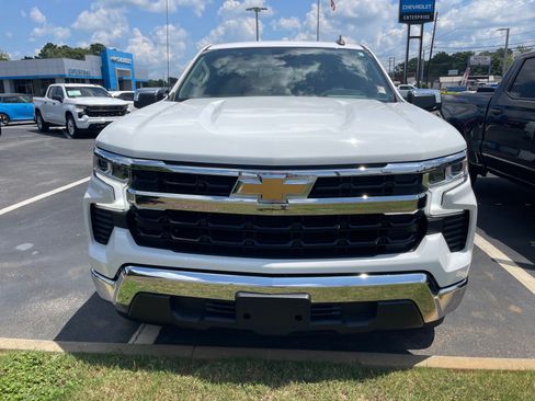 Used 2023 Chevrolet Silverado 1500 LT w/ Protection Package RWD image 2