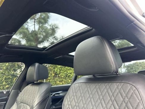 Used 2019 BMW 750i w/ Executive Package image 35