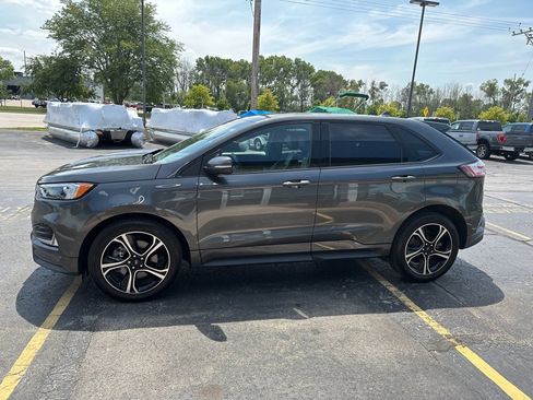 Used 2020 Ford Edge ST w/ Cold Weather Package image 2
