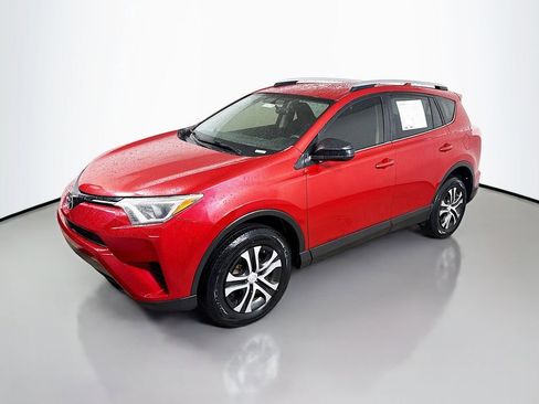 Used 2016 Toyota RAV4 LE image 3