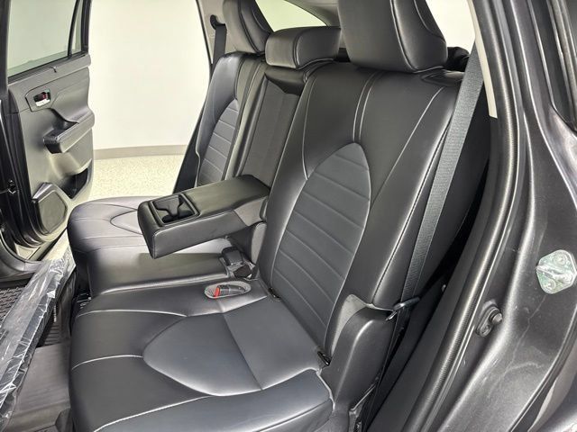 Used 2022 Toyota Highlander XLE AWD/4WD image 26