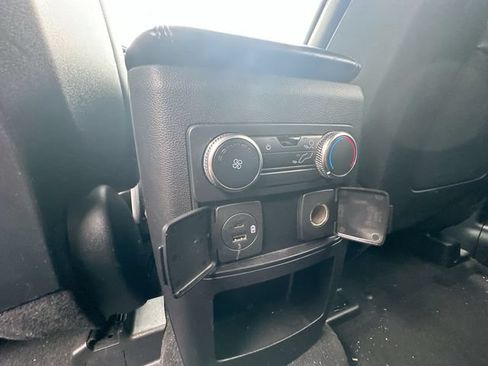 Used 2020 Ford Explorer XLT w/ Equipment Group 202A AWD/4WD image 22