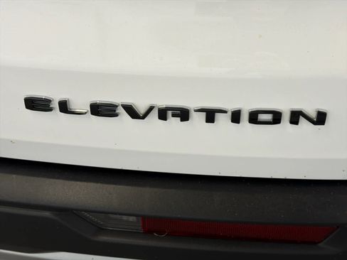 Used 2025 GMC Acadia Elevation image 11